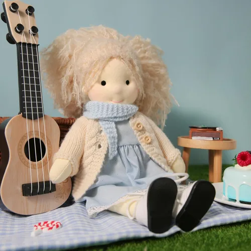 Vista 5 de BlissfulPixie Muñeca Waldorf hecha a mano, Florke de 12 pulgadas, muñeca de trapo suave con bonito peluche, ideal para bebés y niños pequeños