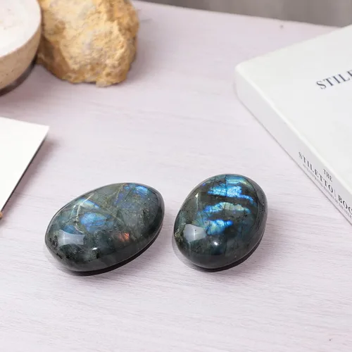 Vista 4 de Rockcloud Piedra de palma irregular natural pulida para el pulgar para ansiedad, equilibrio de chakras Azul