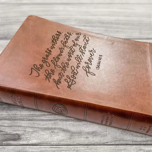 Vista 4 de JOY CREATIVE Biblia de letras rojas de margen ancho ESV Personalizado con nombre El diseño personalizado está escrito a mano y grabado