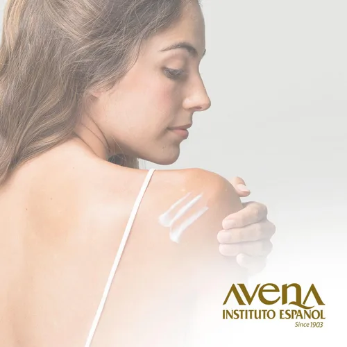 Vista 4 de Instituto Español Avena Crema Hidratante, Loción para manos y cuerpo, Ayuda a humectar, Suavizar y nutrir la piel, Revitaliza y protege la piel, 200