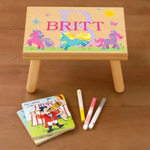Vista 2 de Let's Make Memories Taburete personalizado con nombre My Own Name, taburete para niños, madera resistente, pintura no tóxica, sellador, diseño