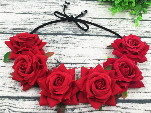 Vista 3 de Floral Fall - Corona de rosas rojas para festival, F-67 (3.rojo)