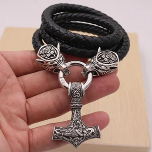 Vista 4 de Nordic - Collar de acero inoxidable con cabeza de lobo para hombre, vikingo, amuleto, el mejor regalo de joyería (con caja de regalo), 8.27 inches