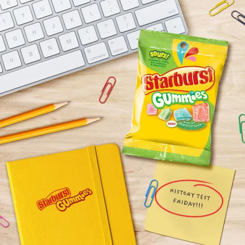 Vista 6 de STARBURST Sour Gummies Candy, bolsa de caramelos de gomitas ácidas, 5 onzas