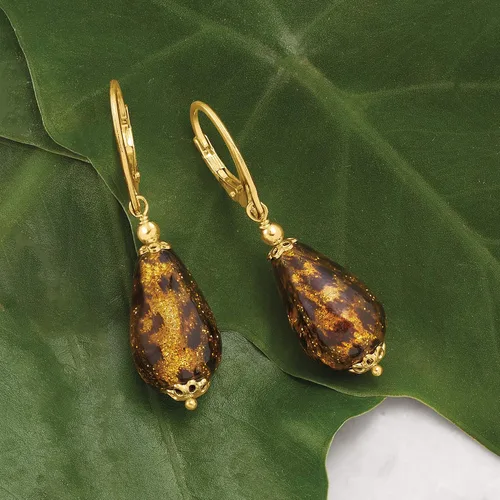 Vista 4 de Ross-Simons Pendientes colgantes de cristal de Murano con estampado de leopardo italiano en oro de 18 quilates sobre plata esterlina, Plata de ley