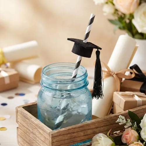 Vista 4 de PRETYZOOM Pajitas de graduación con decoración de sombrero de Doctor S, paquete de 12 popotes largos de cóctel para fiesta de graduación 2025