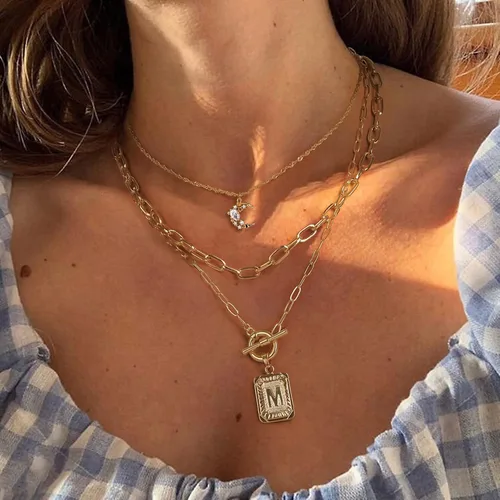 Vista 2 de MJartoria Collares con inicial en capas para mujer, a la moda, chapado en oro de 14 quilates, gargantilla de estrella simple, collar con dije