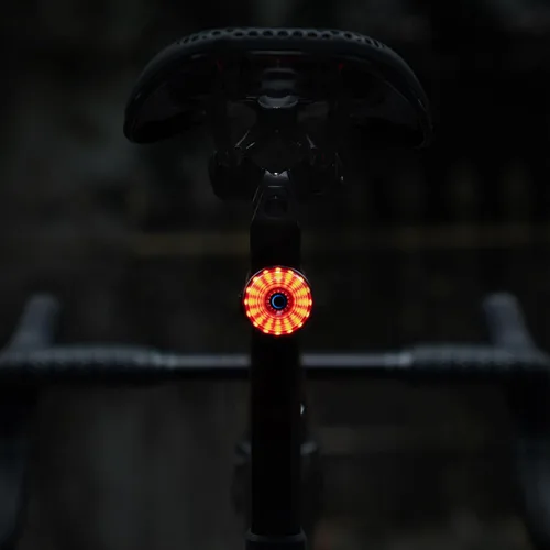 Vista 7 de ROCKBROS - Luz trasera para bicicleta, detección inteligente de frenos, encendido/apagado automático, 5 modos, USB-C