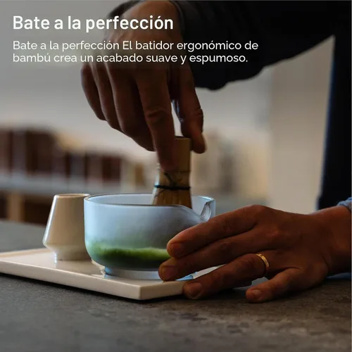 Vista 7 de Fellow Juego de 6 cuencos de cerámica Matcha con bandeja de exhibición Negro mate