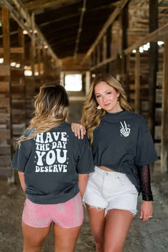 Vista 4 de ASTANFY Camisetas de gran tamaño para mujer camiseta con texto en inglés "Have the Day You Merere", divertidas camisas de esqueleto informales