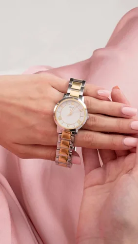 Vista 4 de GUESS Ladies Dress Classic 34mm Watch
