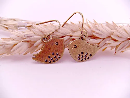 Vista 4 de Brass Mini Purdy Birdie Bird Pierced Earrings
