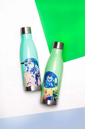 Vista 4 de Maxwell & Williams Pete Cromer - Botella de agua aislada, diseño de martín pescador azul, acero inoxidable sin BPA, 0.2 fl oz