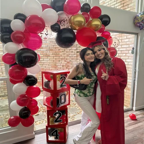 Vista 3 de Globos de fiesta rojos, negros y dorados, globos de látex negro y rojo, 50 globos de 12 pulgadas, rojo, negro y dorado, para graduación, Hollywood
