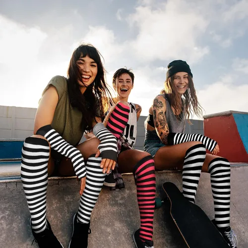 Vista 7 de Juego de 4 pares de calcetines largos a rayas para mujer