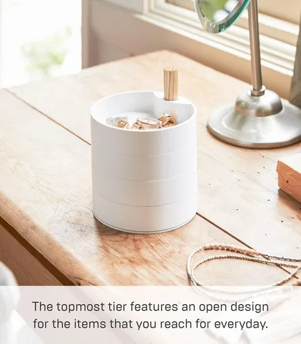 Vista 3 de YAMAZAKI Organizador de joyas giratorio para el hogar, caja de almacenamiento de 4 niveles, bandejas apiladas para accesorios con clavija de madera