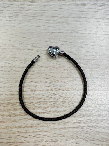 Vista 4 de KunBead Pulseras de cuero con cierre de corazón para mujeres y niñas, para hacer joyas compatibles con abalorios Pandora