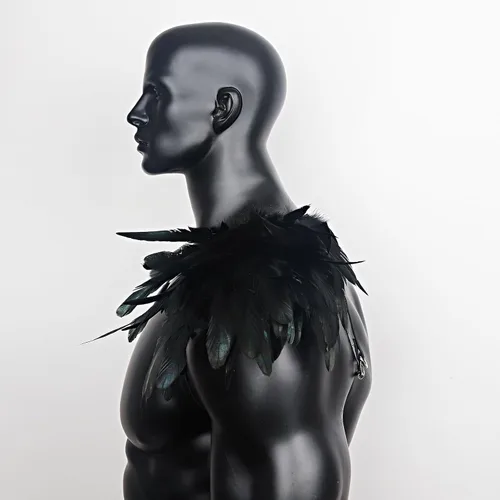 Vista 3 de L'VOW Arnés de plumas góticas para hombre, ajustable, de piel sintética, armadura de hombro, guardias medievales para Halloween y cosplay