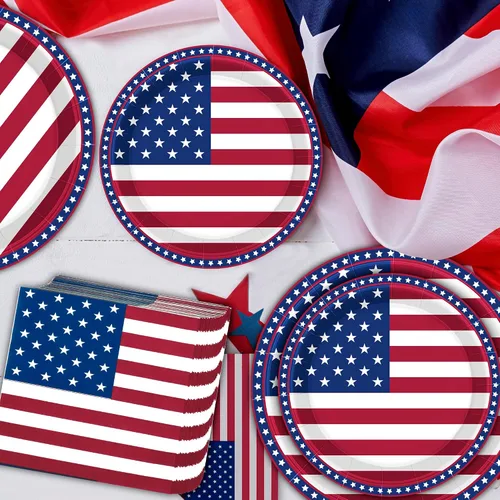 Vista 4 de QZYL 150 piezas de suministros para fiesta del 4 de julio, sirve 50 platos de papel y servilletas de papel con la bandera americana, decoraciones