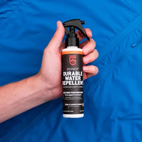 Vista 3 de GEAR AID Revivex Durable Water Repellent (DWR) Spray for Waterproof Jackets, Rain Gear, Gore-TEX, Tents & Camping Gear – Restore Waterproofing &