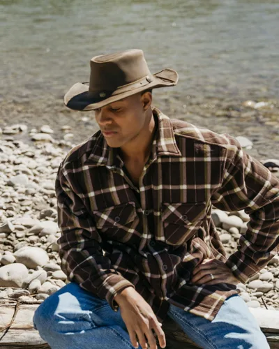 Vista 2 de Outback Trading 13006 Cheyenne - Sombrero unisex de piel estilo occidental con ala de alambre y cordón para la barbilla