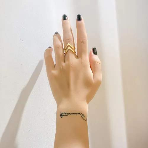 Vista 5 de VNOX Fashion - Anillo de acero inoxidable chapado en oro de 18 quilates con doble cheurón para mujer