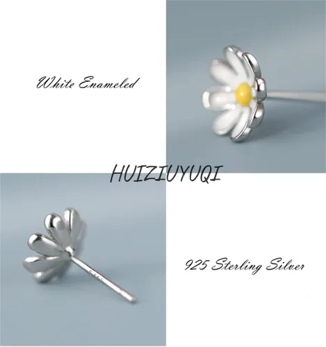 Vista 4 de Aretes pequeños esmaltados de verano con margaritas y girasoles blancos delicados de plata de ley 925, cartílago de flores pequeñas, aretes
