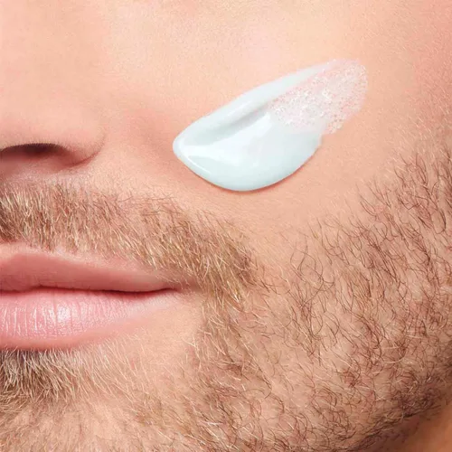 Vista 4 de CLARINS MEN Gel energizante Gel hidratante fresco y matificante para hombres Energiza la piel y bloquea la humedad Matifica y desbrilla