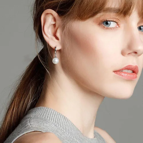 Vista 4 de Aretes colgantes de perlas AAA+ chapados en oro de 18 quilates seleccionados a mano para agricultura de agua dulce para mujer, juego de joyería