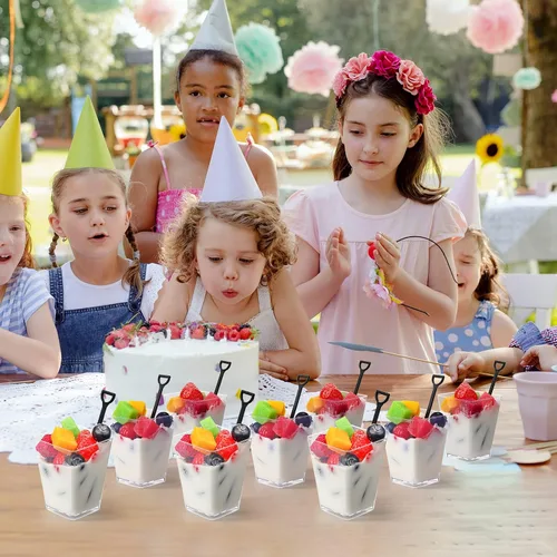 Vista 7 de Cunhill 100 tazas cuadradas de postre con 100 cucharas de postre en forma de pala, tazas de plástico transparente para aperitivos con tapas, mini