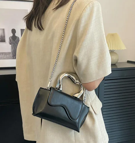 Vista 2 de Bolso pequeño de color plateado, bolsos cruzados, bolsos de noche Y2K, bolso de mano para mujer, bolsos de hombro, bolsa de mano para mujer 2024