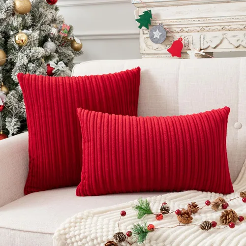 Vista 2 de UGASA - Fundas de almohada decorativas de terciopelo suave y sólidas de Navidad para sala de estar/sofá, 16 x 16 pulgadas, 2 unidades, color burdeos