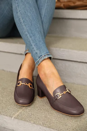 Vista 4 de Zapatos de tacón bajo de cadena para mujer, tacón grueso, cuadrados, puntera cerrada, cómodos, de cuero, elegantes, casuales, para fiestas, trabajo