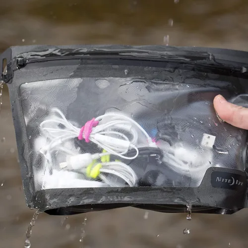 Vista 9 de Nite Ize Bolsas impermeables Runoff. Protección resistente y confiable para deportes acuáticos y viajes de aventura