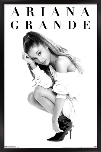 Vista 8 de Trends International Ariana Grande - Póster de pared de luna de miel, 22.4 pulgadas de largo x 14.7 pulgadas, versión enmarcada en madera de granero