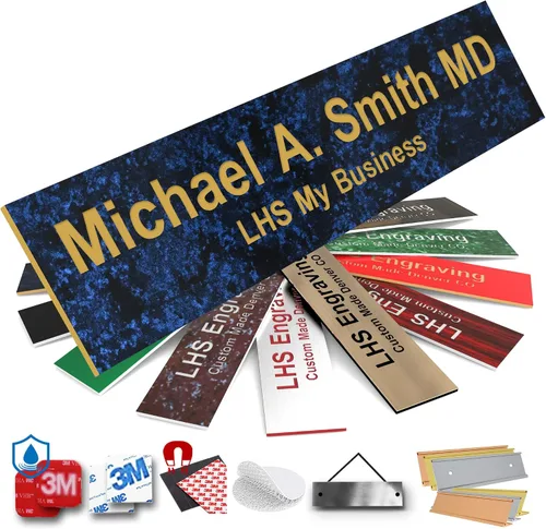Vista 13 de Placas de identificación grabadas para letrero de puerta, placa de plástico azul claro personalizada con letras blancas, fabricadas en Estados B1