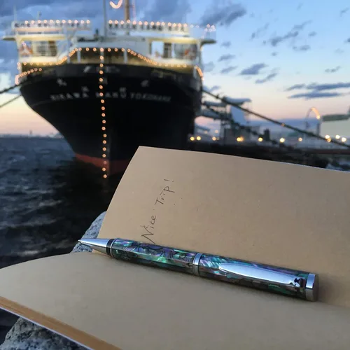 Vista 7 de Bolígrafo LACHIEVA LUX de concha de abulón, regalo de lujo para hombres y mujeres, recarga alemana P900M de 1.0 mm, bolígrafo ejecutivo en caja