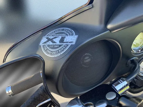 Vista 8 de Hogtunes 225 SG KIT-XL con amplificador RMS de 225 vatios y altavoces frontales serie XL de 5.25 pulgadas (paquete de 2), se adapta a motocicletas
