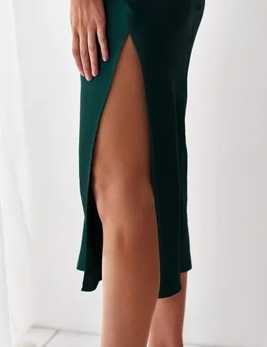 Vista 6 de xxxiticat - Vestido con tirantes delgados de satén sin mangas para cócteles playa y fiestas con cuello caído vestido de longitud media con lunares
