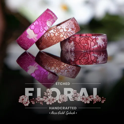 Vista 2 de Enso Rings Anillos de silicona florales grabados, diseño cómodo y flexible, colección de primavera
