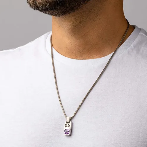 Vista 6 de Peora Collar con colgante de etiqueta de amatista para hombre en plata de ley, corte cojín de 2.75 quilates, acabado cepillado, con cadena italiana