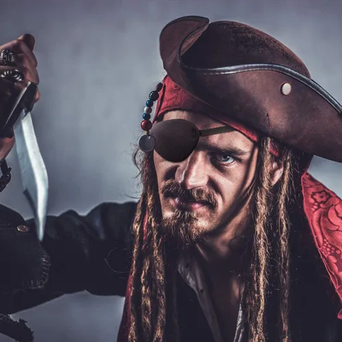Vista 3 de CLISPEED Parche para ojos de pirata, 2 unidades, parches de calavera de un ojo negro, máscaras de ojos de capitán pirata de seda, para Halloween