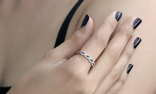 Vista 2 de Dazzlingrock Collection Round Blue Sapphire & White Diamond Swirl Stackable Anniversary Ring for Women in Gold