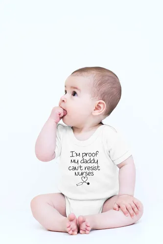 Vista 2 de CBTwear I'm Proof My Daddy Can't Resist Nurses - Regalos divertidos para papá para ser - Lindo body de bebé de una pieza