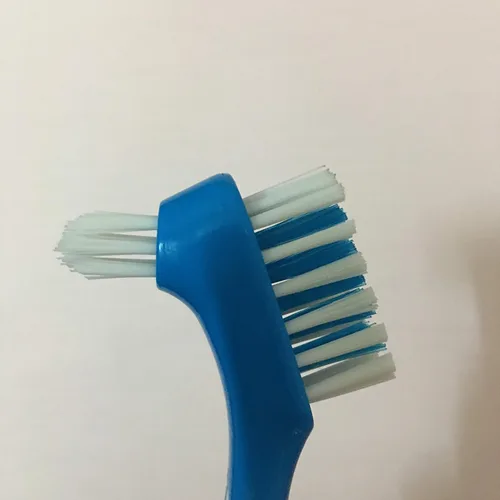 Vista 2 de Cepillo de dentadura dura de doble cerdas para dientes falsos (Azul)