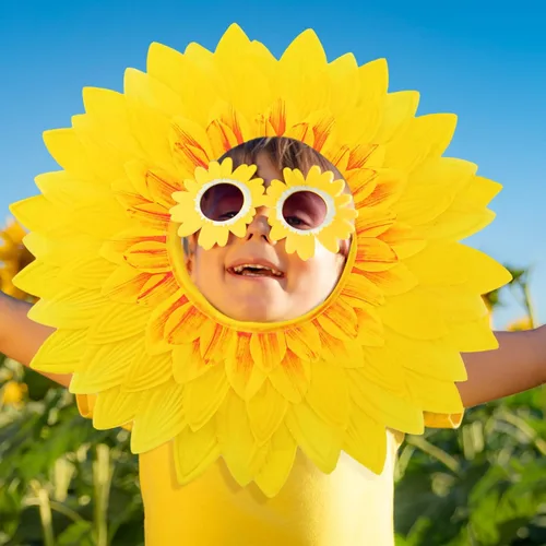 Vista 4 de Xtinmee Juego de 8 piezas de disfraz de girasol, gafas de girasol, guantes verdes, faldas de baile tutú verde, disfraz divertido para adultos