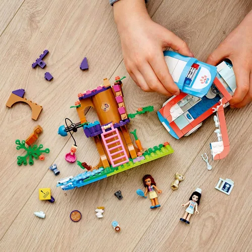 Vista 6 de LEGO Friends Vet Clinic Ambulance 41445 Kit de construcción; juguete coleccionable con ambulancia, juguetes de conejo y gatito, kit de veterinario