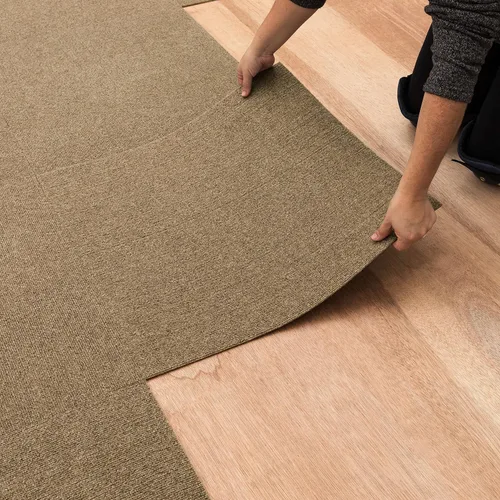 Vista 24 de Mohawk Home Baldosa de alfombra de 24" x 24" para interiores/exteriores, altura de pelo de 0.25", despegar y pegar, poliéster negro, (15 baldosas)