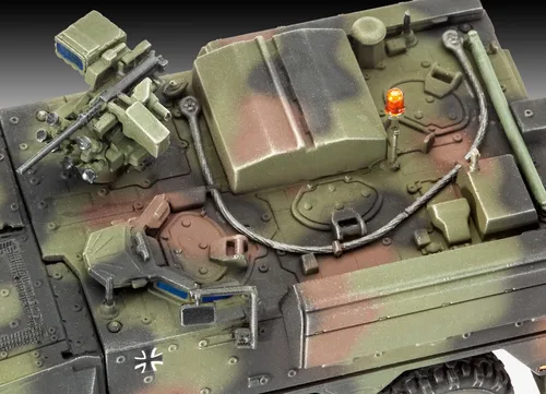 Vista 2 de Revell Germany 1/72 GTK Boxer FUFZ A1 Modelo Kit