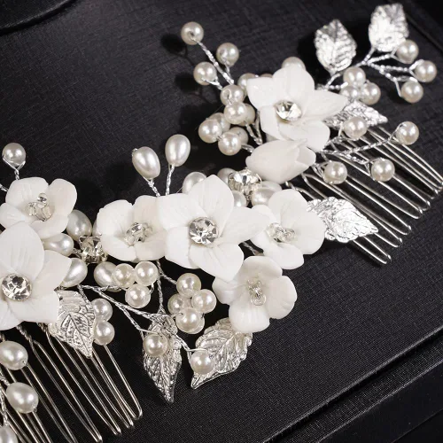 Vista 5 de Teyglen Peine para el cabello de boda con hojas de flores y perlas plateadas, tocados con diamantes de imitación, piezas para el cabello, accesorios